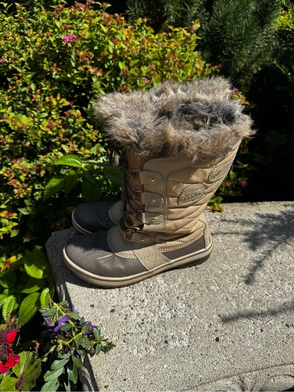 Sorel Women’s Joan of Arc Lace-Up Faux-Fur Winter Boots in Brown/Tan Size 7.5